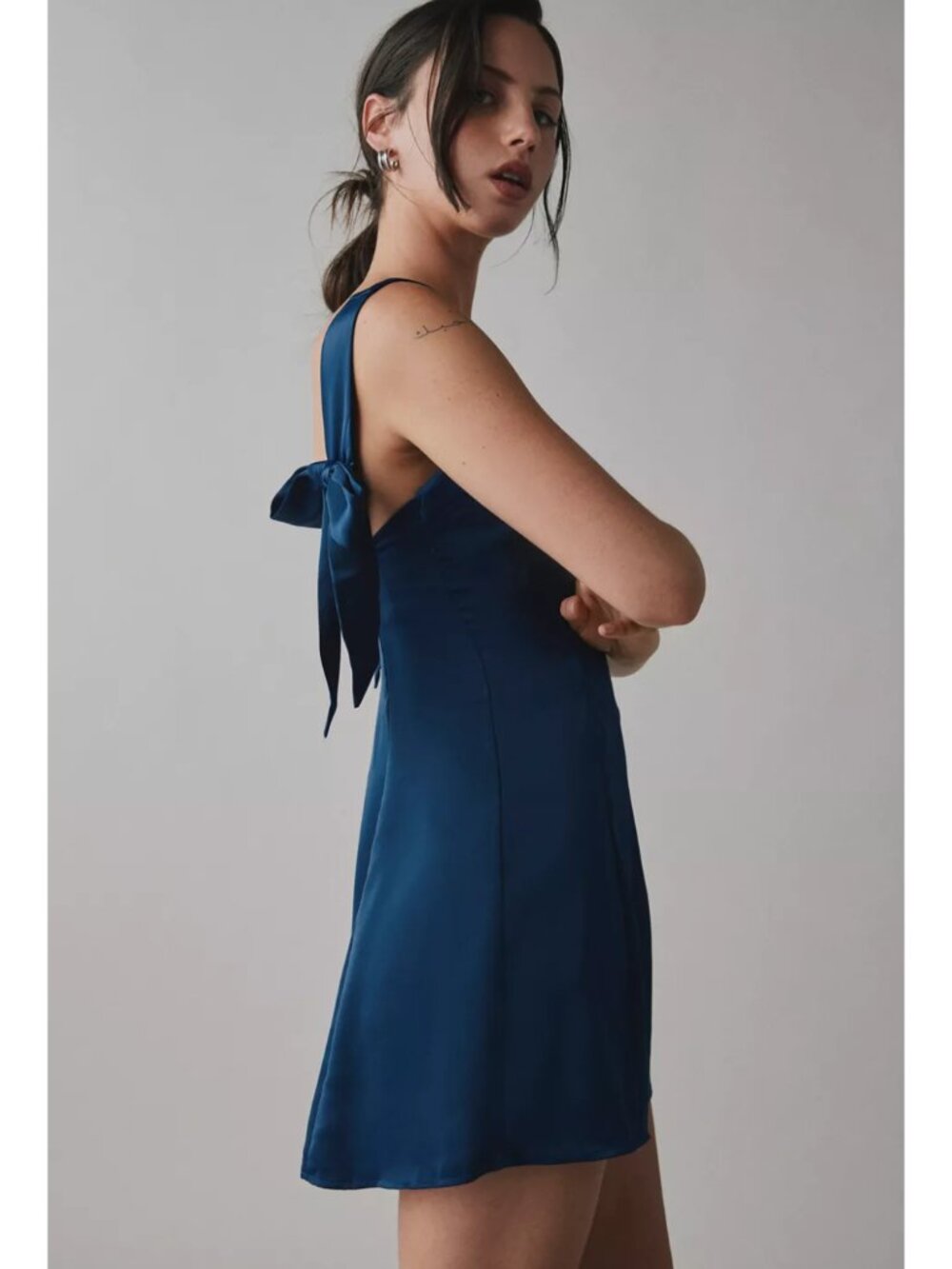 UO Bri Double Bow Satin Mini Dress Navy - Picture 3 of 5